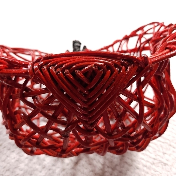 Vintage Large Red Apple Shaped Wicker Basket - Picture 8 of 10